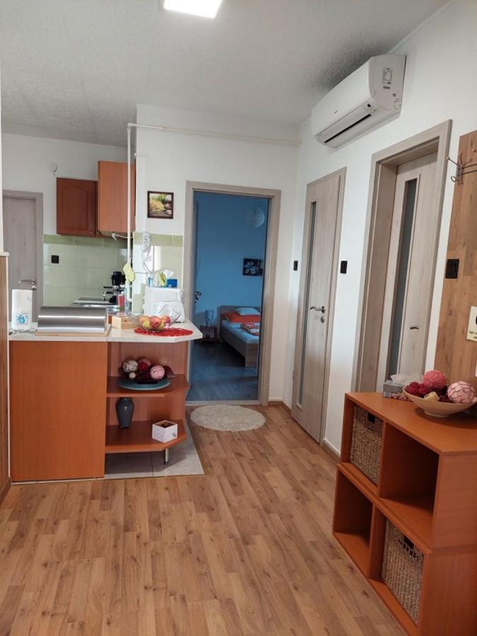 Nagcsaládos Rózsa Apartman Balatonlelle Exterior foto